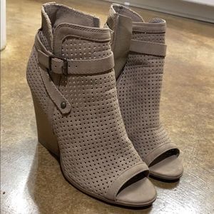 Boutique Brand Size 7 Heels